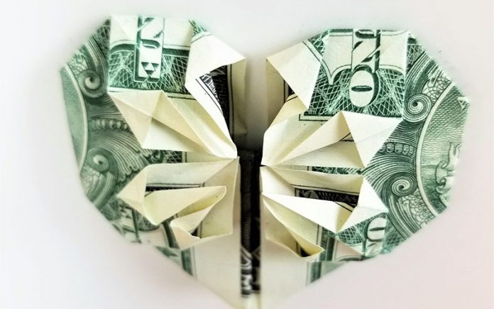 Cách gấp trái tim bằng tiền